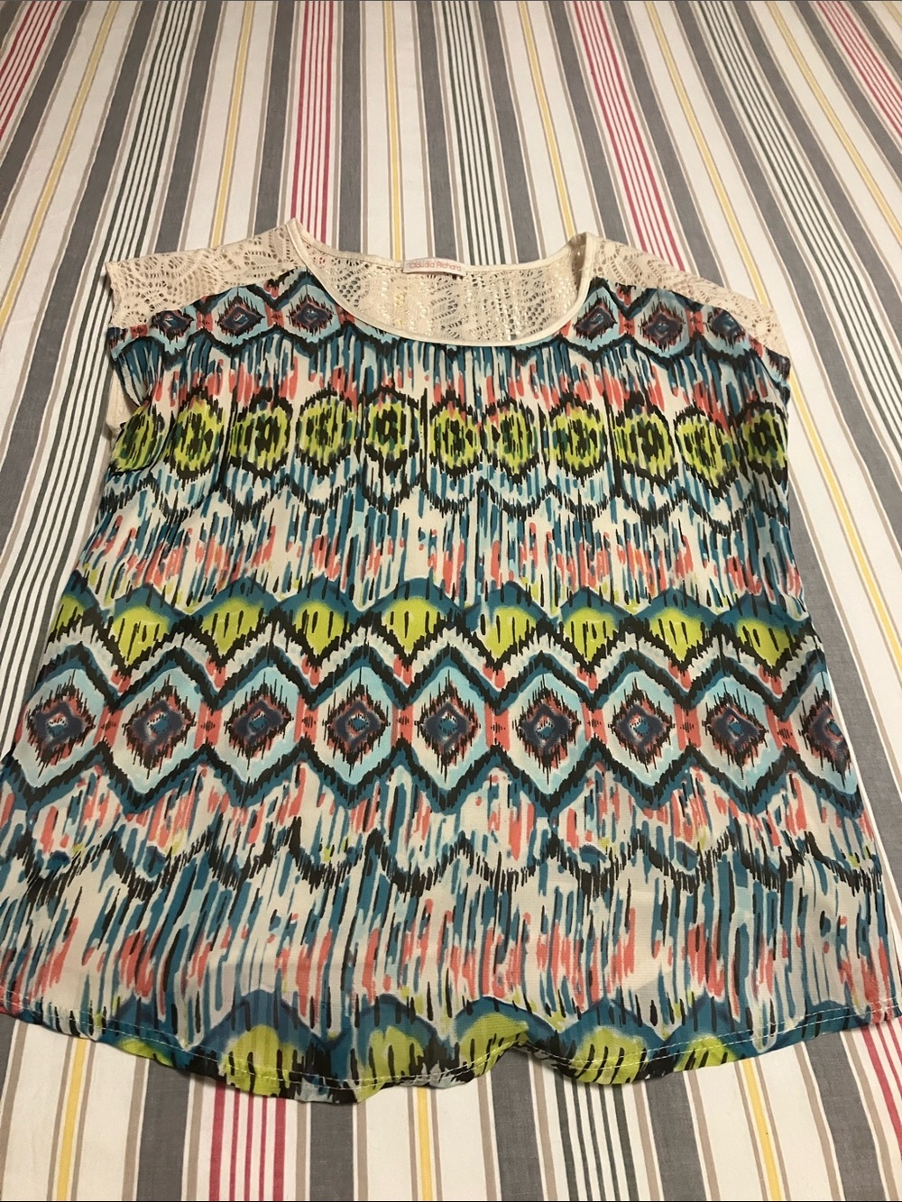Short sleeve fun pattern shirt